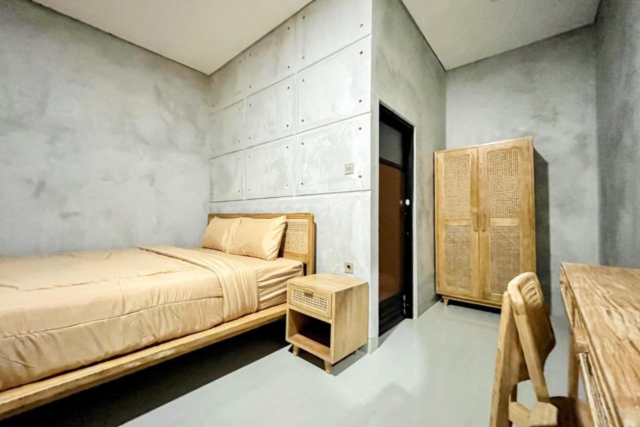 Rattanhaus R Signature Mitra Reddoorz 2*